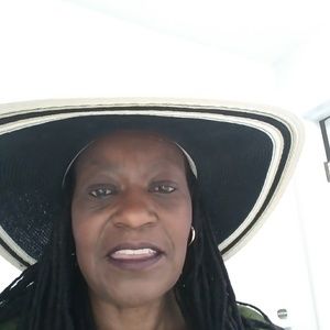 Meet your Posher, Beverly